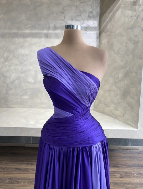 DELPHINE – gallery image 2